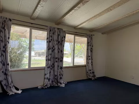 Living - 641 Houston Dr, Bishop, CA 93514 photo 2 of 3
