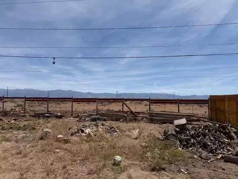 Exterior - 641 Houston Dr, Bishop, CA 93514 photo 2 of 7