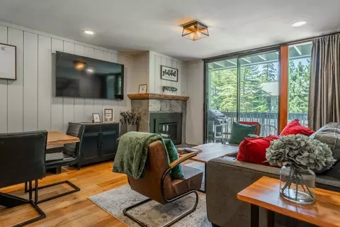 261 Lakeview Blvd #37, Mammoth Lakes, CA 93546