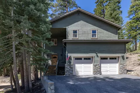 325 Mammoth Knolls Dr, Mammoth Lakes, CA 93546