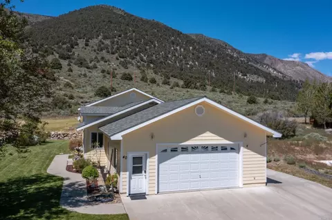 40 Paoha Dr, Lee Vining, CA 93541