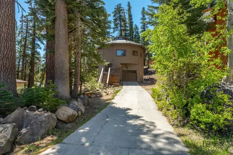 225 Convict Dr, Mammoth Lakes, CA 93546