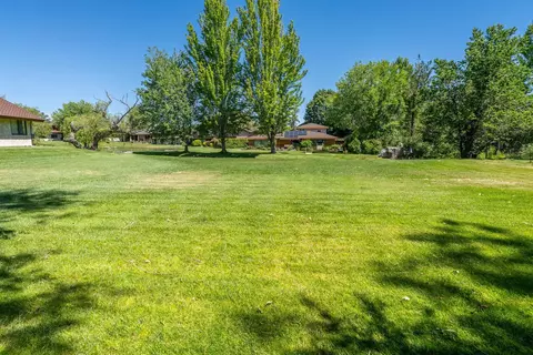 120 Desiderata, Bishop, CA 93514 photo 3