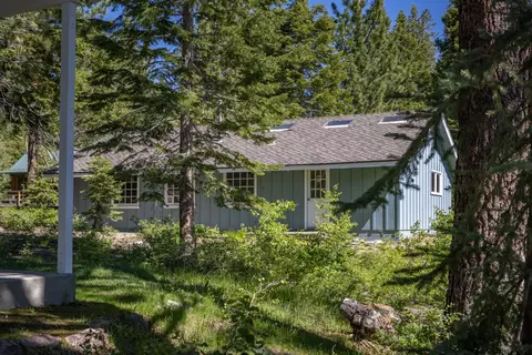2 Hill St, Mammoth Lakes, CA 93546