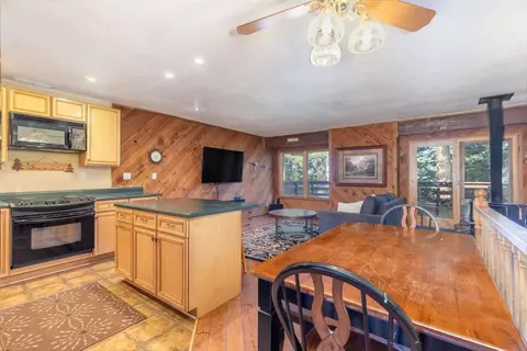 201 Lakeview Blvd #17, Mammoth Lakes, CA 93546