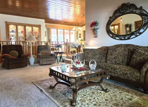 Living - 221 Mt Tom Rd, Bishop, CA 93514 photo 2 of 2