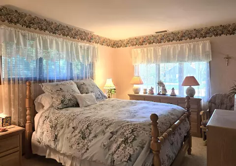 Bedroom - 221 Mt Tom Rd, Bishop, CA 93514 photo 3 of 3