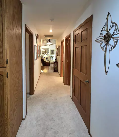 Entry Way - 221 Mt Tom Rd, Bishop, CA 93514 photo 1 of 1
