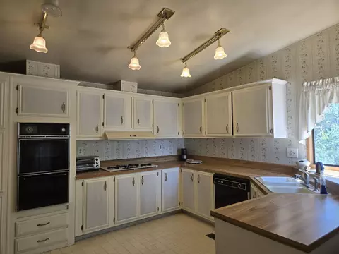 2262 Darby Ave, Bishop, CA 93514 photo 5