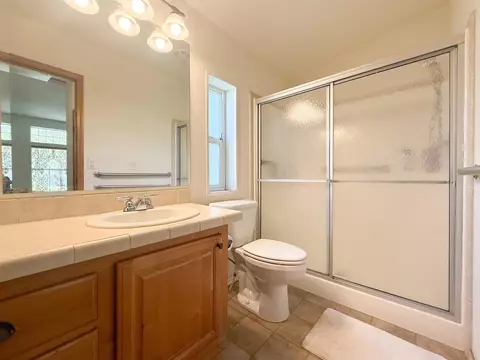 Bath - 160 Walnut Steet, Big Pine, CA 93513 photo 7 of 8
