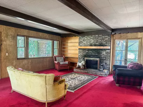 Living - 160 Walnut Steet, Big Pine, CA 93513 photo 1 of 5