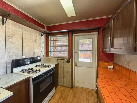 Kitchen - 160 Walnut Steet, Big Pine, CA 93513 photo 1 of 8