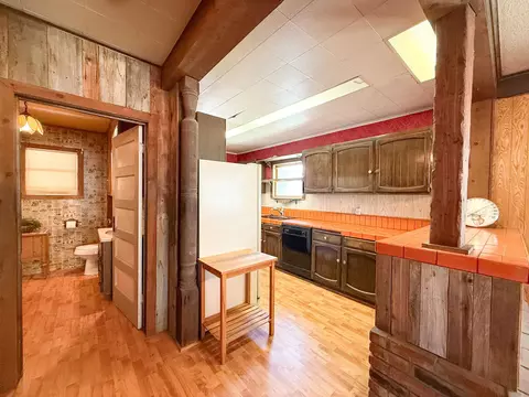 Entry Way - 160 Walnut Steet, Big Pine, CA 93513 photo 1 of 2