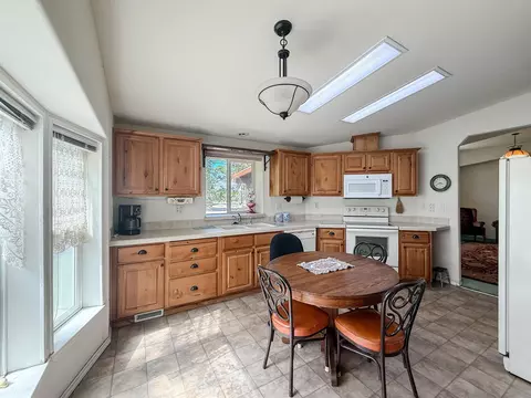 Kitchen - 160 Walnut Steet, Big Pine, CA 93513 photo 5 of 8