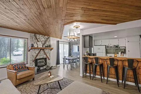 2113 Meridian Blvd #121, Mammoth Lakes, CA 93546
