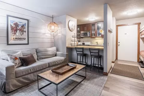 2289 Sierra Nevada #F8, Mammoth Lakes, CA 93546