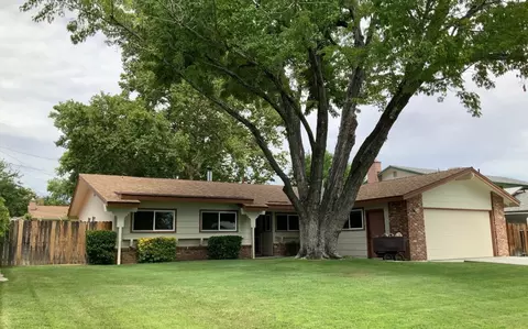 222 Wildrose Ln, Bishop, CA 93514