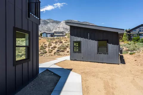 Exterior - 4805 Alison Ln, Bishop, CA 93514 photo 4 of 7