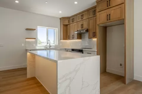 Kitchen - 4805 Alison Ln, Bishop, CA 93514 photo 2 of 6