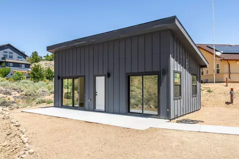Exterior - 4805 Alison Ln, Bishop, CA 93514 photo 2 of 7