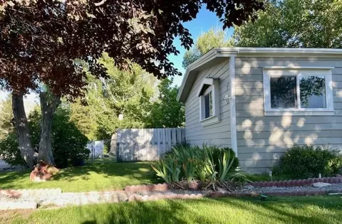 Exterior - 70 Walker Pl, Benton, CA 93512 photo 8 of 12