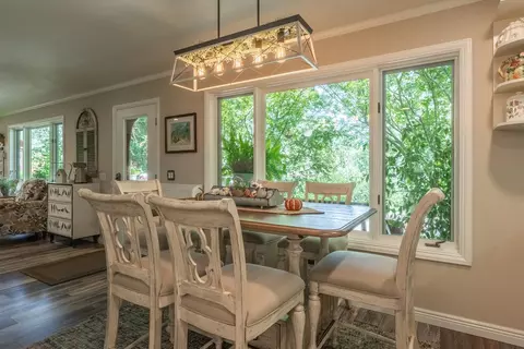 Dining - 53 Ocean Vw, Bishop, CA 93514 photo 1 of 2