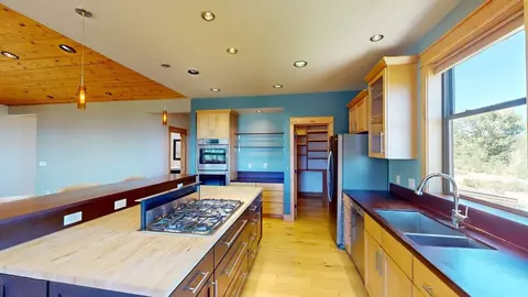 Kitchen - 87 Moutain View Dr, Swall Meadows, CA 93514 photo 7 of 8