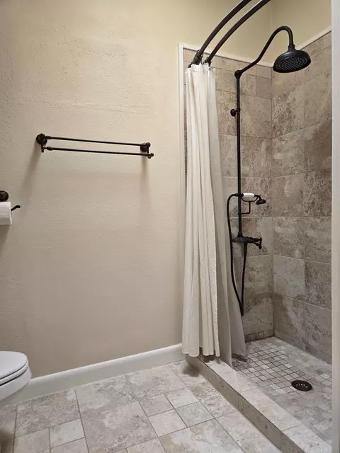 Bath - 990 Williams, Olancha, CA 93549 photo 2 of 3
