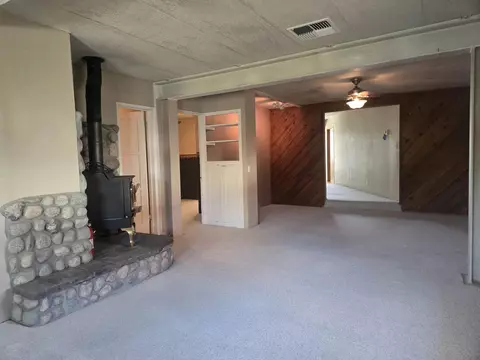 Living - 2078 Van Loon Dr, Bishop, CA 93514 photo 3 of 4