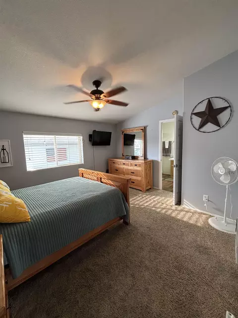 Bedroom - 37 Marianne Way, Big Pine, CA 93513 photo 1 of 3
