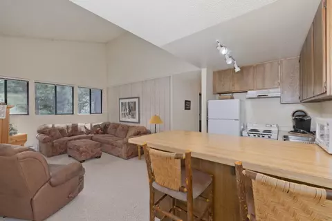3253 Meridian Blvd #223, Mammoth Lakes, CA 93546