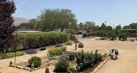 Exterior - 191 Chase Ave, Bishop, CA 93514 photo 5 of 11
