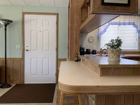 Entry Way - 191 Chase Ave, Bishop, CA 93514 photo 1 of 2