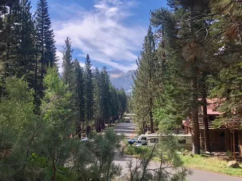 198 Grindelwald Rd, Mammoth Lakes, CA 93546