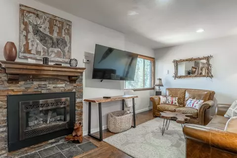 248 Mammoth Slopes Dr #33, Mammoth Lakes, CA 93546