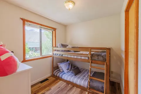 Bedroom - 190 Alpine Dr, Bishop, CA 93514 photo 4 of 4