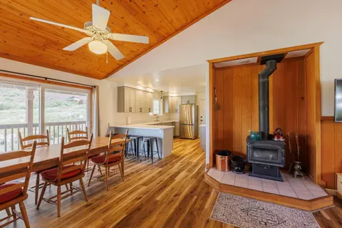 Dining - 190 Alpine Dr, Bishop, CA 93514 photo 1 of 2