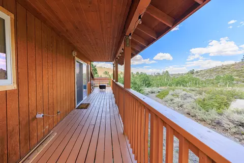Exterior - 190 Alpine Dr, Bishop, CA 93514 photo 6 of 11