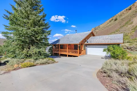 Exterior - 190 Alpine Dr, Bishop, CA 93514 photo 1 of 11