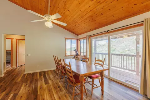 Dining - 190 Alpine Dr, Bishop, CA 93514 photo 2 of 2