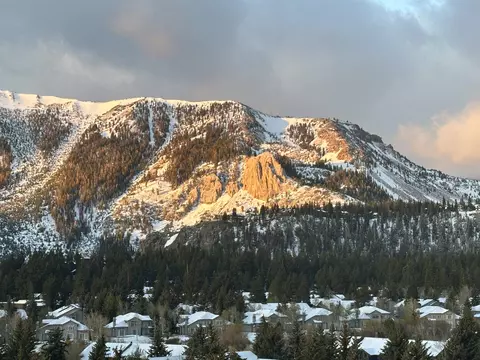 63 Panorama Dr, Mammoth Lakes, CA 93546