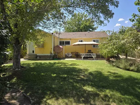 Exterior - 230 N Webster, Independence, CA 93526 photo 5 of 10
