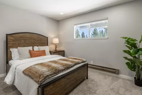 Bedroom - 114 Rainbow Ln, Mammoth Lakes, CA 93546 photo 1 of 6