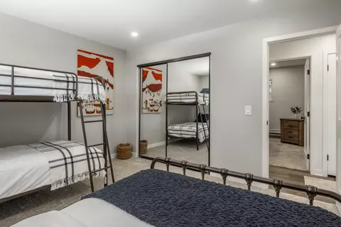 Bedroom - 114 Rainbow Ln, Mammoth Lakes, CA 93546 photo 6 of 6