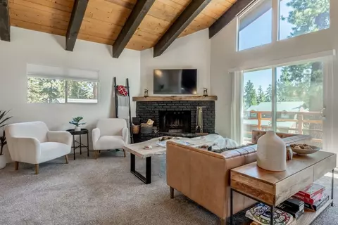 Living - 114 Rainbow Ln, Mammoth Lakes, CA 93546 photo 6 of 8
