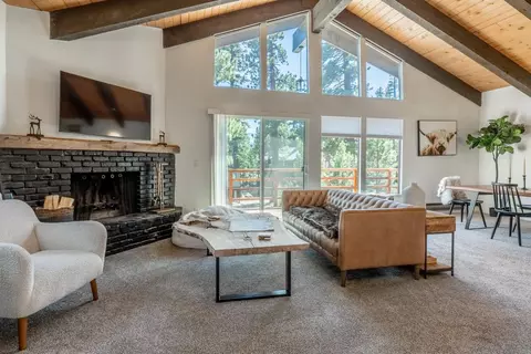 114 Rainbow Ln, Mammoth Lakes, CA 93546