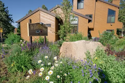 2 Arrowhead Dr #23, Mammoth Lakes, CA 93546