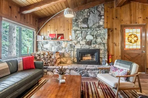 102 Cliff Cir, Mammoth Lakes, CA 93546