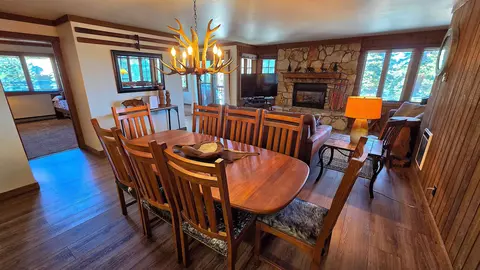 435 Lakeview Blvd #1, Mammoth Lakes, CA 93546