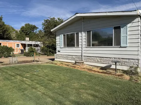 Exterior - 271 Home St, Big Pine, CA 93513 photo 1 of 3